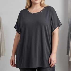 Torrid Heritage Black Size 4x Grommet Detail Shirt Top